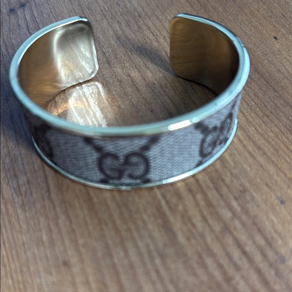 Live show item